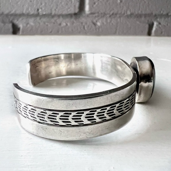 NATIVE Hematite & Sterling Silver Southwestern Stacker Cuff Navajo Julia Etsitty - Picture 6 of 9